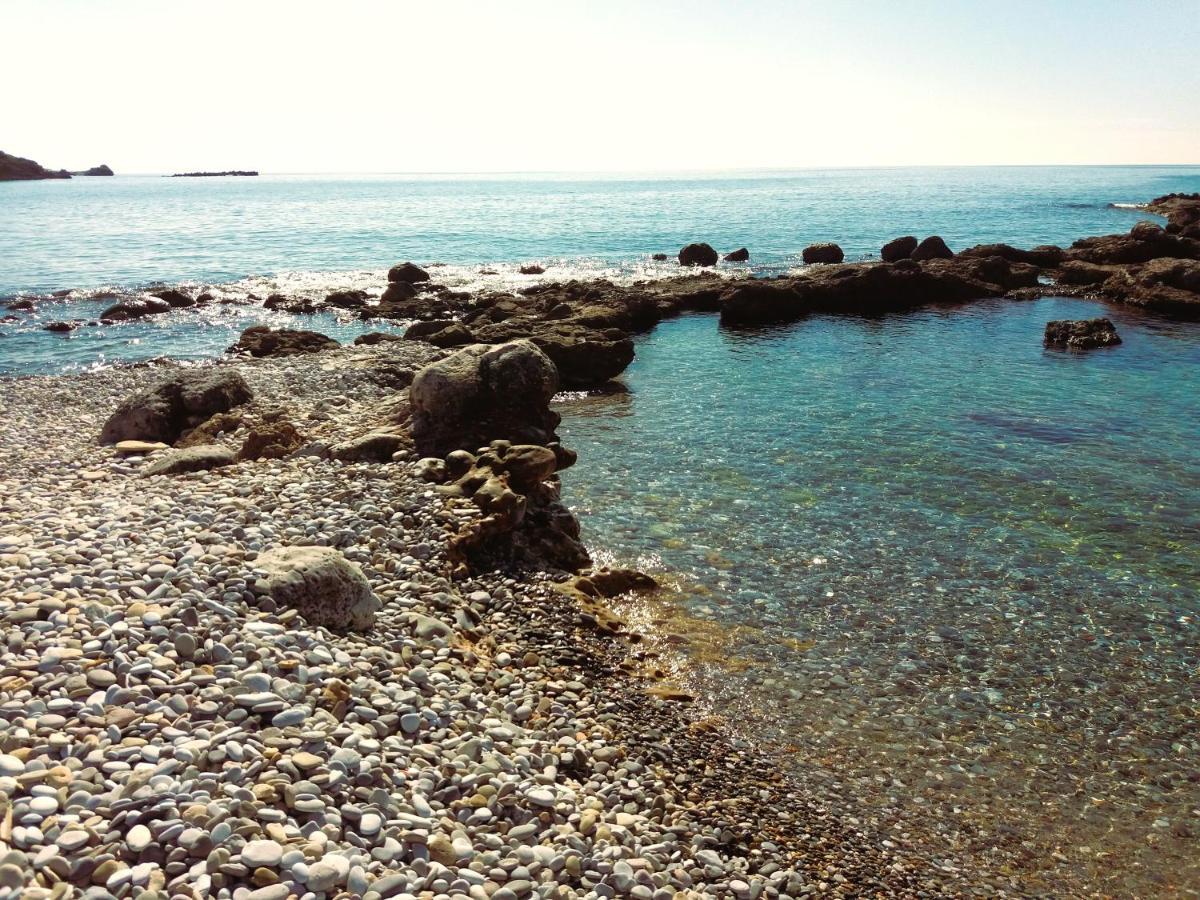 Villa Pefnos Agios Nikolaos  Buitenkant foto
